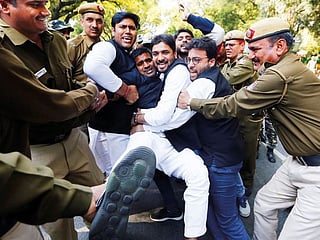 Opposition calls for corruption probe into Rafale deal