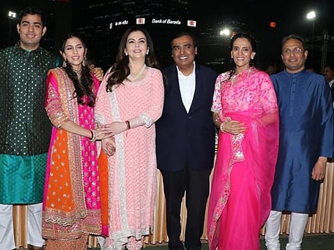 The two families at the Anna Seva ceremony