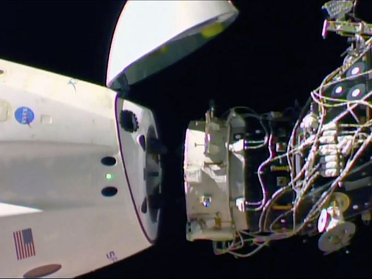 SpaceX_Crew_Capsule_21654