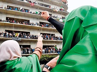 Protests grow as Algeria regime cracks emerge