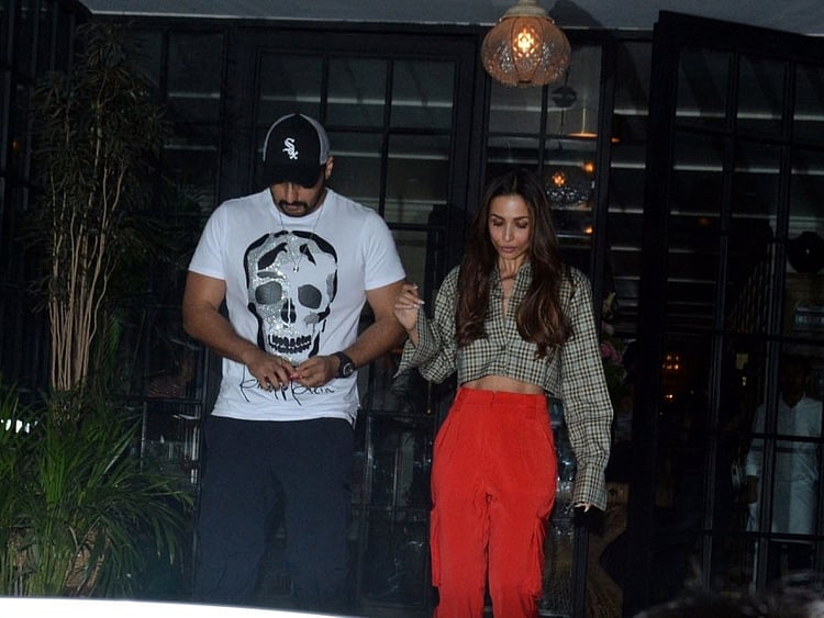 TAB-190310-Arjun-Kapoor-with-Malaika2-1552210718067