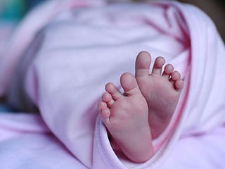 India: Woman accuses husband of divorce over birth of girl 