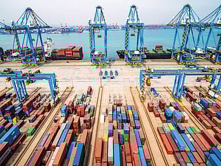 US and China will meet in September, Donald Trump says, but tariff hikes remain