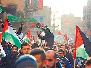 “We want to live!”: protesters in Gaza