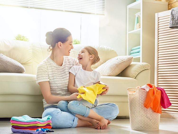 OPN-HOUSEWIFE-1552911345336