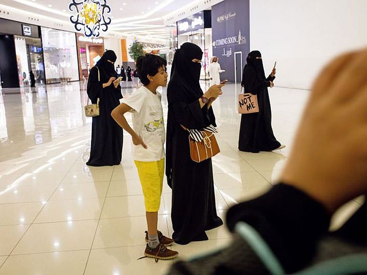 saudishoppers1