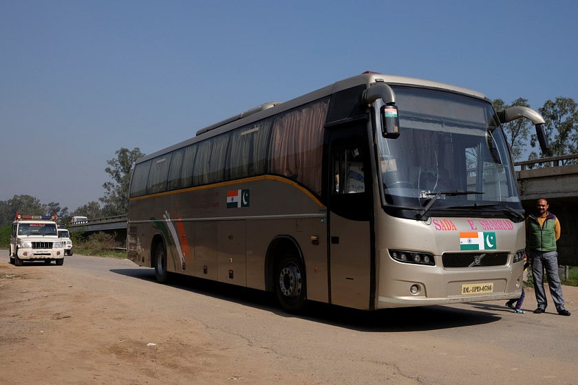 WIN-190323-IND-PAK-BUS-1553339561552
