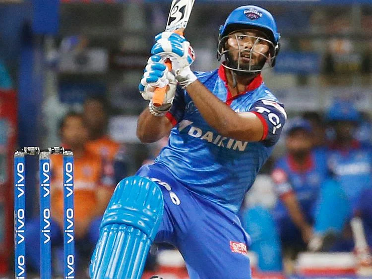 Delhi Capitals Rishabh Pant bats