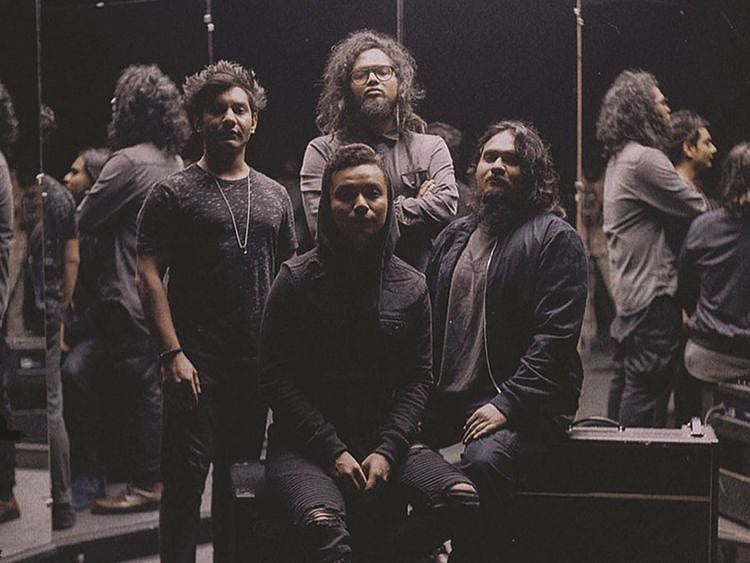 tab-The-local-train-(Read-Only)