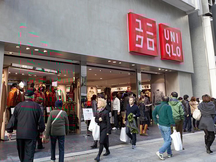 BUS--Uniqlo-1554036693837