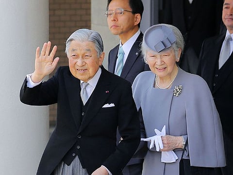 Japan's Emperor Akihito (L) and Empress Michiko (R) arrive in Kashihara, Nara Prefecture on March 26, 2019 to visit the mausoleum of Emperor Jimmu ahead of Akihito's planned abdication.