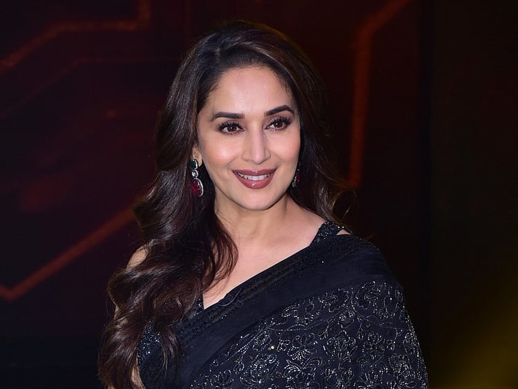 tab-Madhuri-Dixit-Nene-1554274071975
