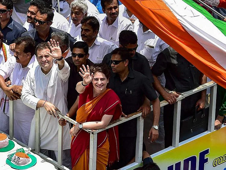 Congress President Rahul Gandhi with Priyanka Gandhi Vadra 20190404