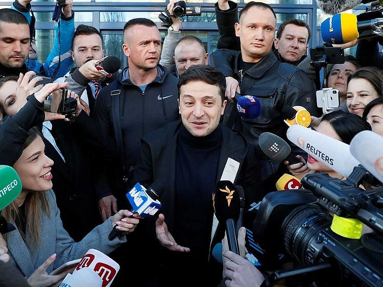 2019-04-05T054709Z_1710078769_RC1CE1B3B9B0_RTRMADP_3_UKRAINE-ELECTION-DRUG-TEST-ZELENSKIY-(Read-Only)