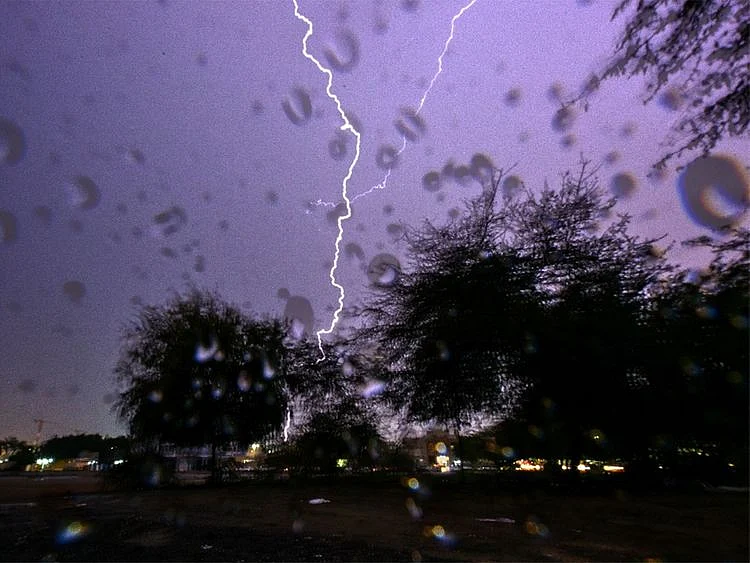 Thunder and lightning light up Dubai skies