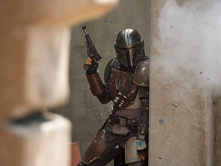 tab-Pedro-Pascal-in-The-Mandalorian-1555308137911