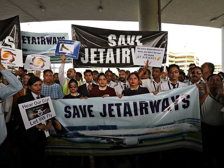 2019-04-15T162103Z_835118662_RC11B317BBA0_RTRMADP_3_JET-AIRWAYS-DEBT-(Read-Only)