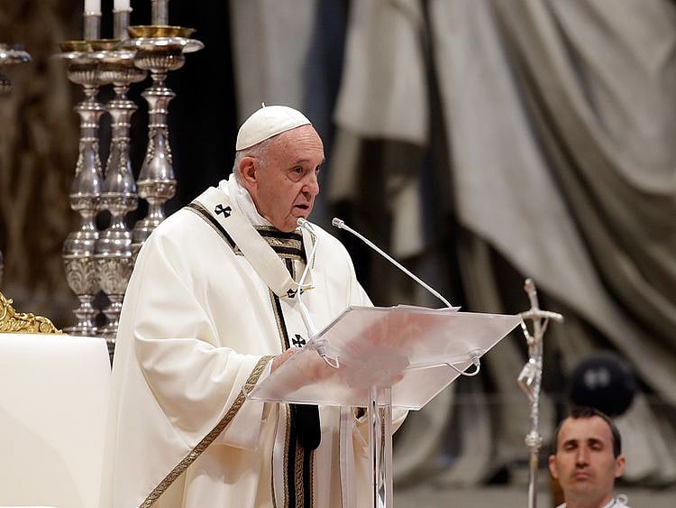 Vatican_Pope_Chrism_55623