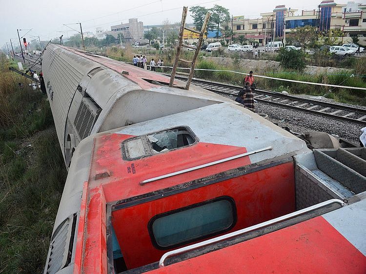 Howrah-New Delhi Poorva Express