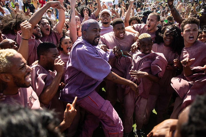 tab-Kanye-West--COACHELLA-6-LA~4.JPG-1555916388731