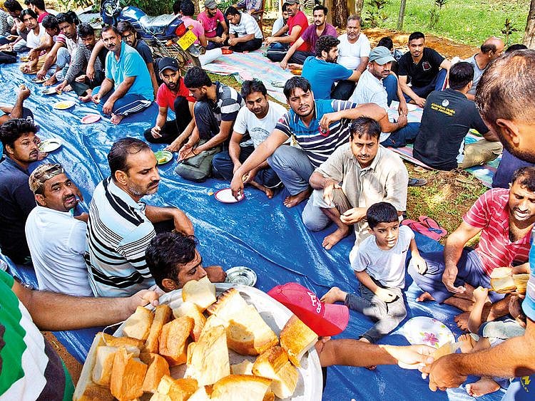 WLD_190425--Sri_Lanka_Blasts_Muslim_Fear1-(Read-Only)