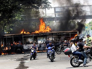Venezuela: Guaido calls for more protests as Maduro appears on TV