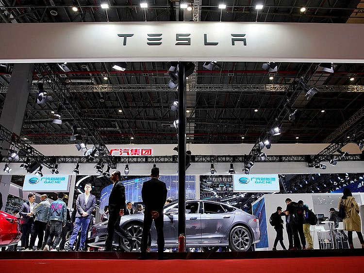 2019-05-02T135223Z_201220122_RC1877460A00_RTRMADP_3_TESLA-OFFERING-(Read-Only)
