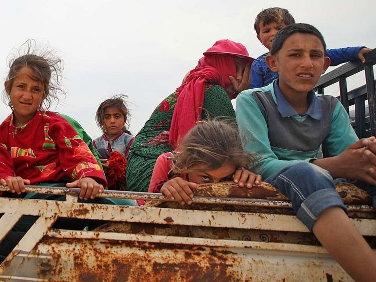 Children_flee-1556798690742