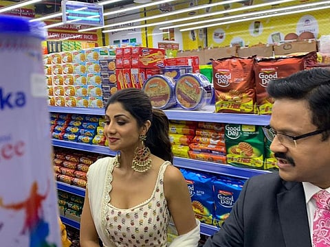 Watch: Shilpa Shetty stuns fans in Abu Dhabi