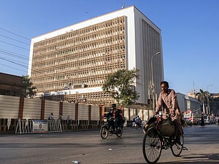 Pakistan names IMF economist as new central bank governor