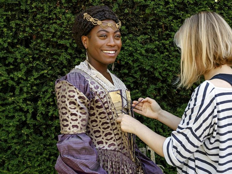 tab_The_Spanish_Princess_Stephanie_Levi-John_70950.jpg-21039~1-1557037908284