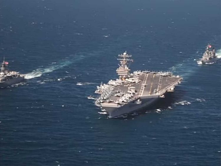 USS Abraham Lincoln -02