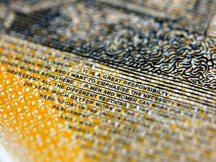 2019-05-09T042037Z_996066659_RC16FBD0BEE0_RTRMADP_3_AUSTRALIA-BANKNOTES-TYPO-(Read-Only)