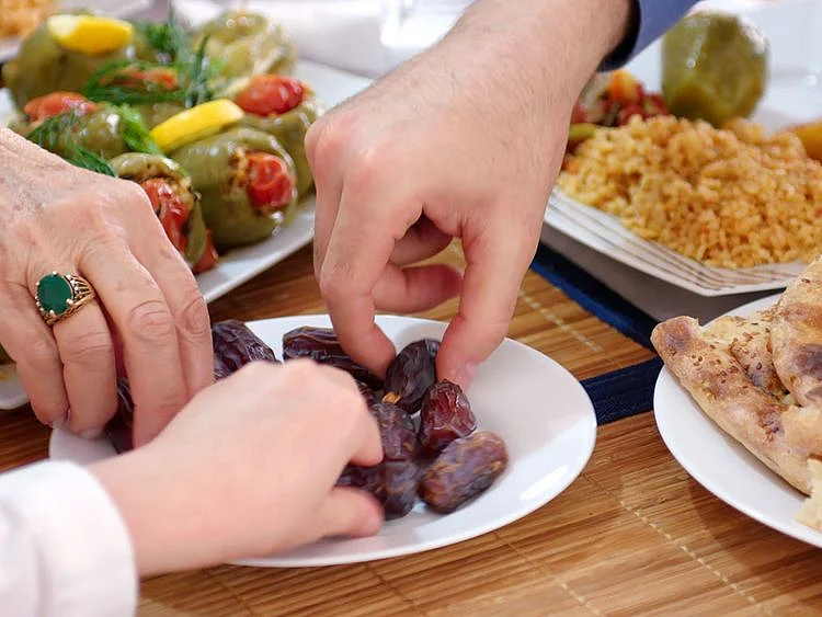 Traditional-iftar-food