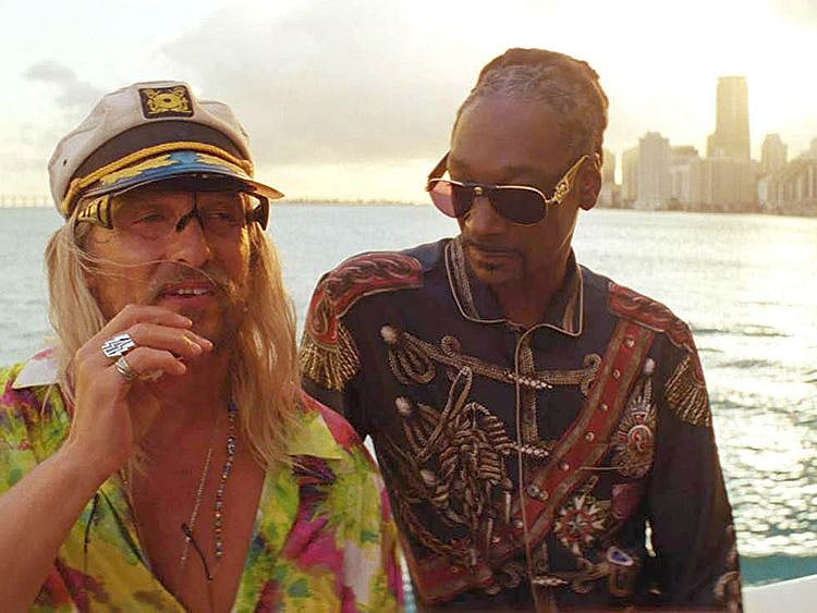 tab Matthew McConaughey and Snoop Dogg in The Beach Bum (2019)-1557837580744