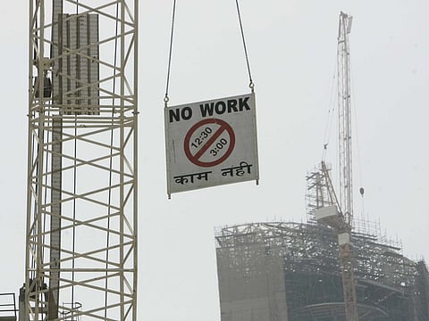 Workers get midday break in summer in UAE