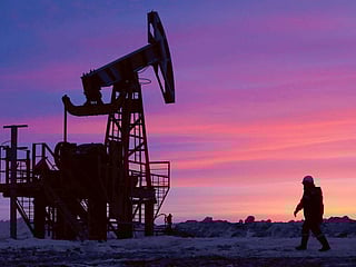 Oil prices tumble 25% as 'price war' begins