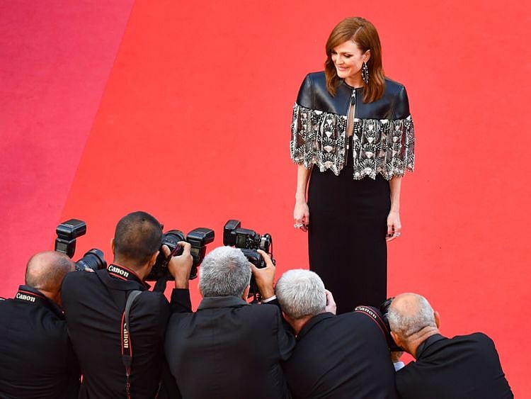 tab Julianne Moore Cannes5-1558510812192
