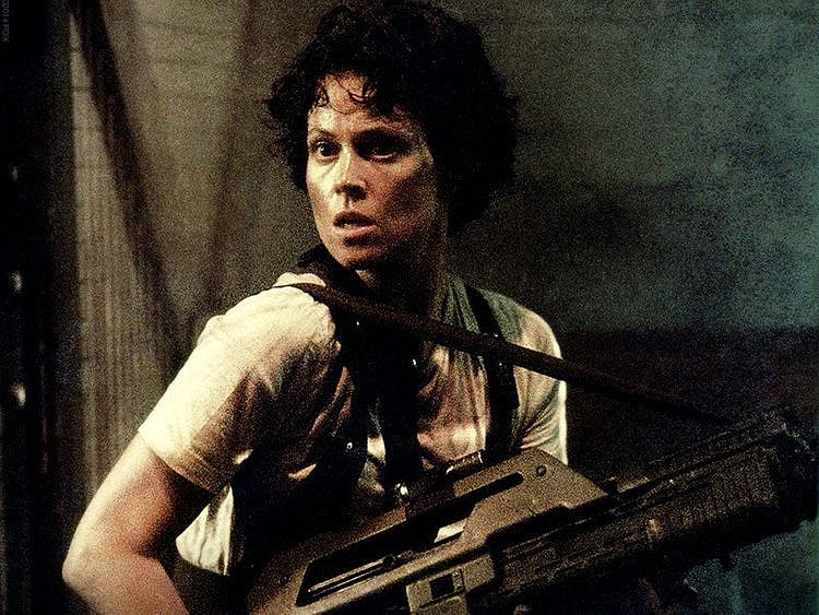 SigourneyWeaver-1558773163452