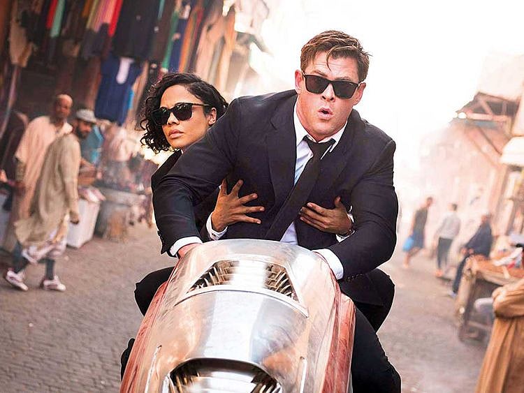 190528 tessa thompson and chris hemsworth