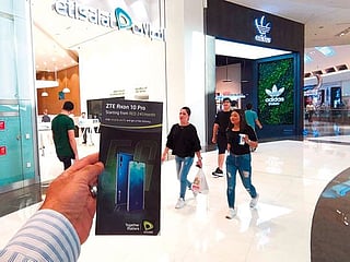 Etisalat first to market with 5G smartphones