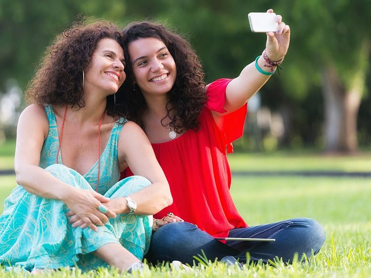 OPN Mother and teenage daughter-1559475958089