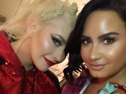 tab Demi and Christina, instagram-1559547590829