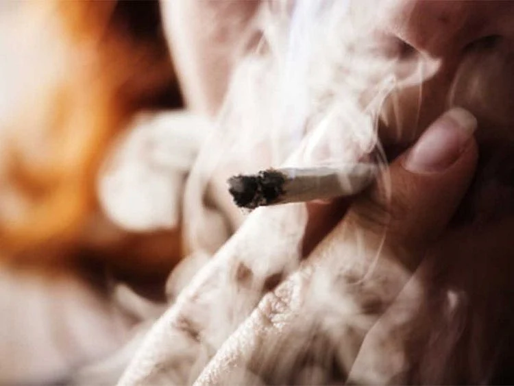 190608 smoking