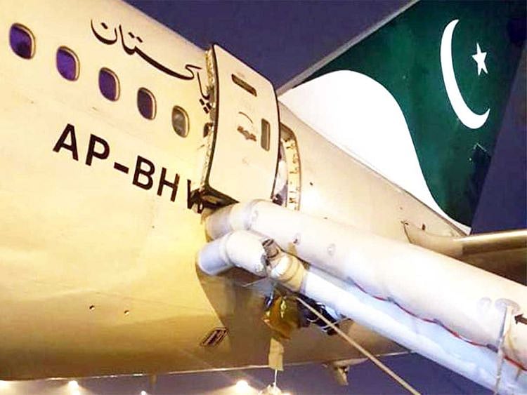 190609 pia flight 702