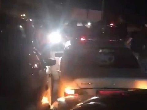 A driver was apprehended for questioning after his oil truck’s tire punctured and the vehicle flipped over causing leakage that led to the gigantic pileup.