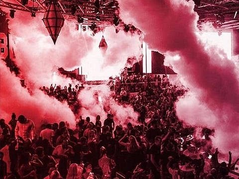 The Saudi Arabia’s General Entertainment Authority closed down the nightclub for not requesting the necessary permit to operate.  