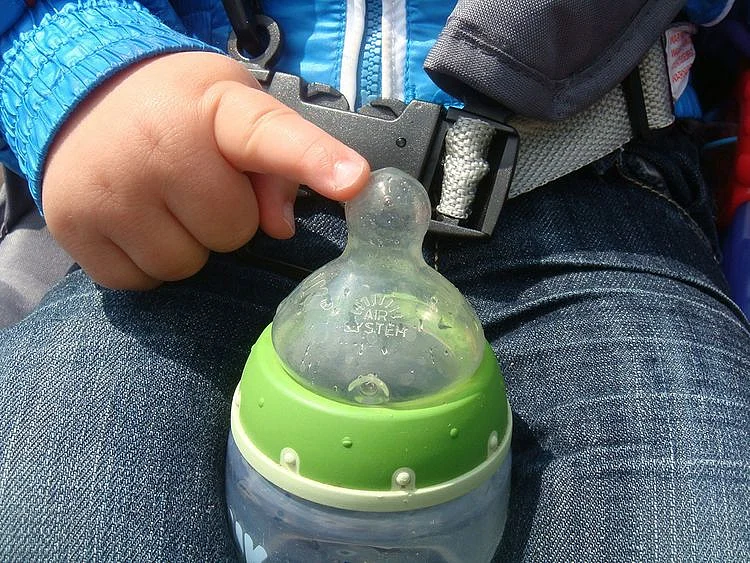 baby bottle, generic