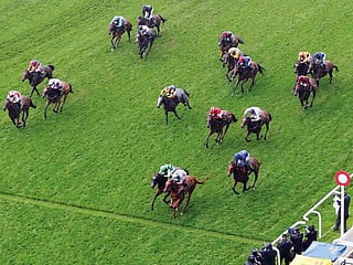 Frankie Dettori produces a stellar ride aboard Raffle Prize to win the Queen Mary