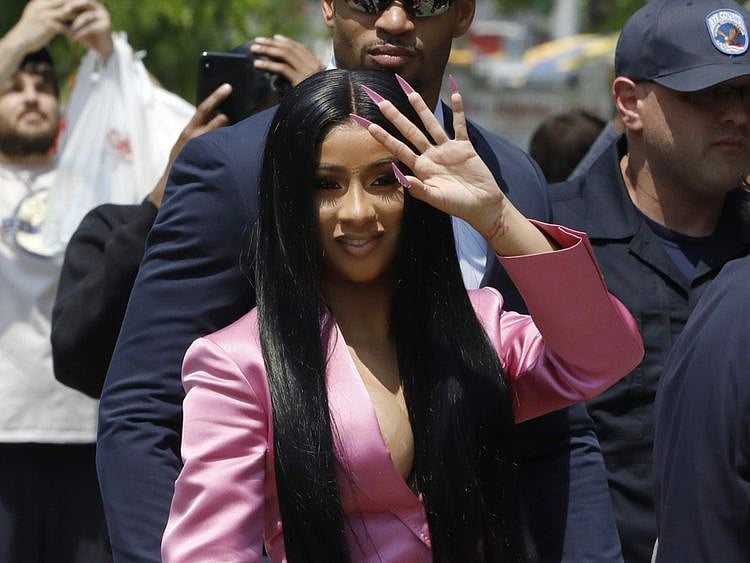 TAB 190622 Cardi B2-1561188927809